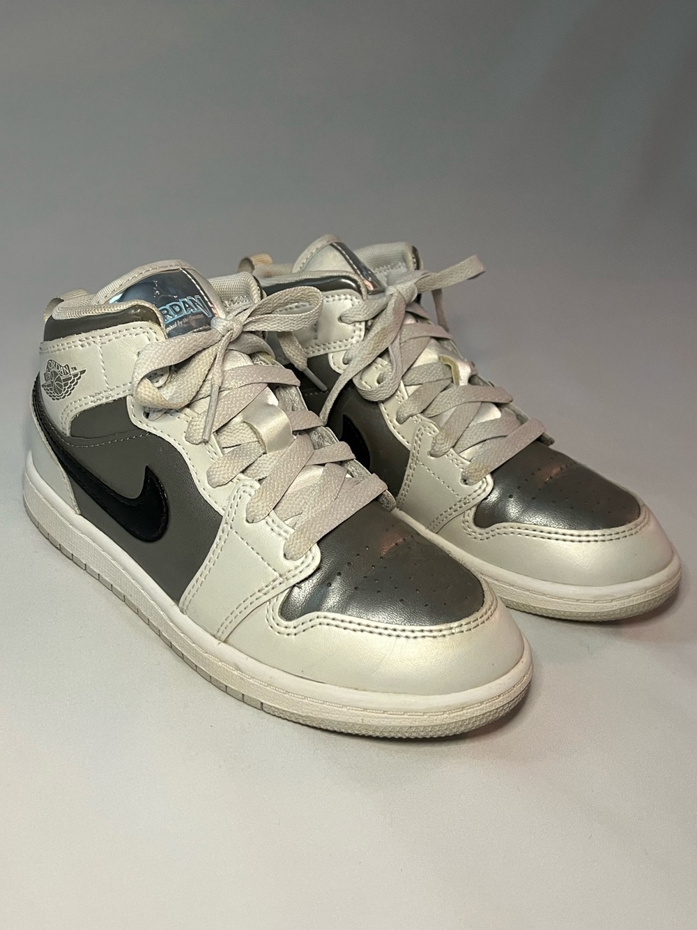 Nike Jordan 1 Mid SE size 1.5
